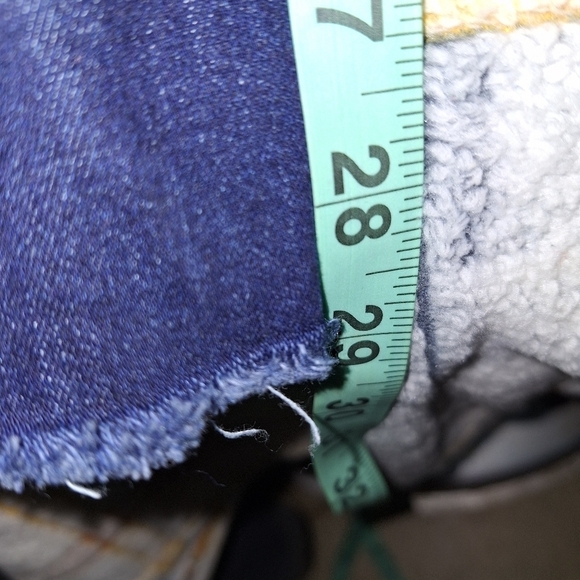 A pair of Beija Flor jennifer skinny jeans in a size 12 with a 29" inseam. - Picture 5 of 7